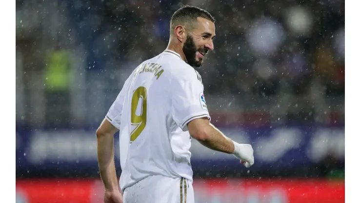 Juninho le va a pedir a Benzema que termine su carrera en el Lyon