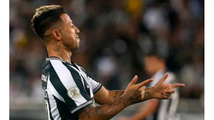 Leo Valencia sale de la zona de descenso en Brasil