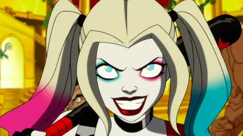 Kaley Cuoco le entrega su voz a la protagonista.