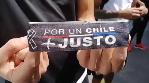 El brazalete del fútbol chileno.
