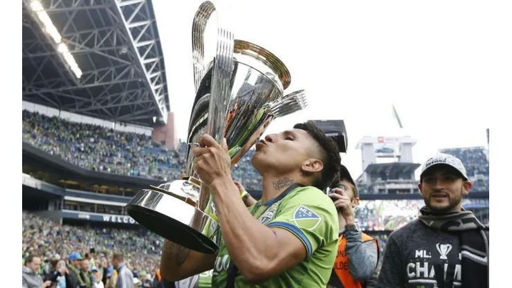Ruidiaz campeón y goleador en EE.UU. amenaza a Chile