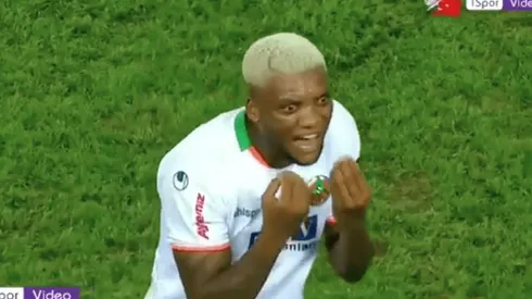 Expulsión de Junior Fernandes