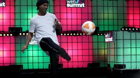 Ronaldinho deberá esperar para volver a Chile.