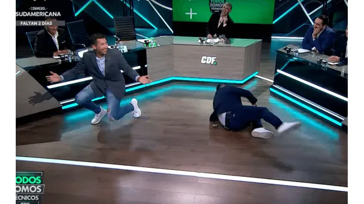 Tobi Vega en acción con Lucho Marín.