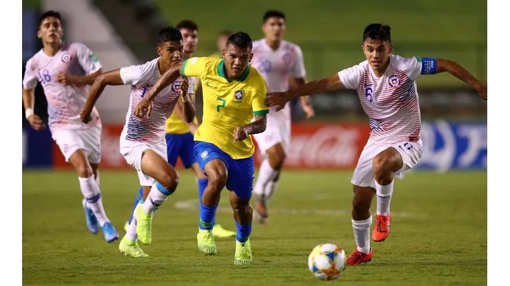 Chile vende cara su derrota ante el candidato Brasil