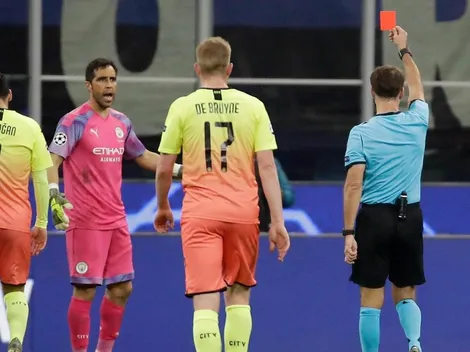 ¡Injusticia! Claudio Bravo fue expulsado en dudosa jugada