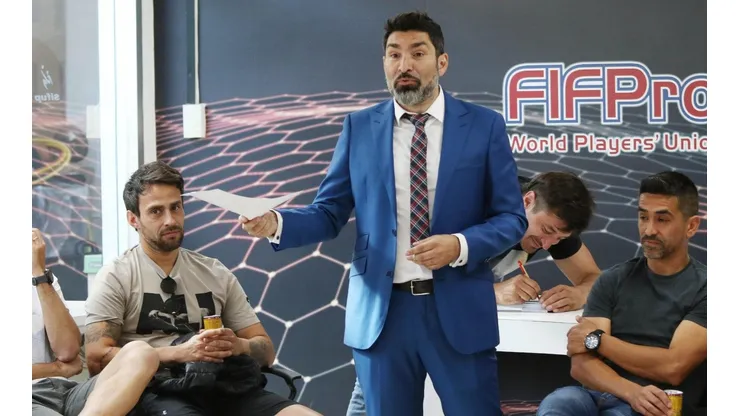 Gamadiel García habló con los capitanes de los equipos de Primera y Primera B para llegar a un consenso