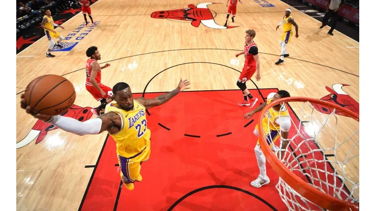Video | LeBron con un triple-doble lidera el triunfo de los Lakers ante Chicago