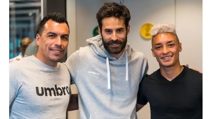 Las oficinas de Umbro fue el lugar donde se firmó el contrato de patrocinio del afortunado ganador de Diamond FC.