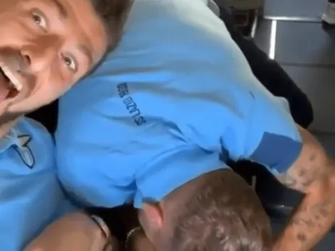 Video: Ciro Immobile se retuerce de dolor en un avión y un compañero se burla