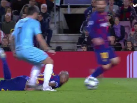 ¡Notable! Vidal le da un pase a Messi con la cabeza desde el suelo