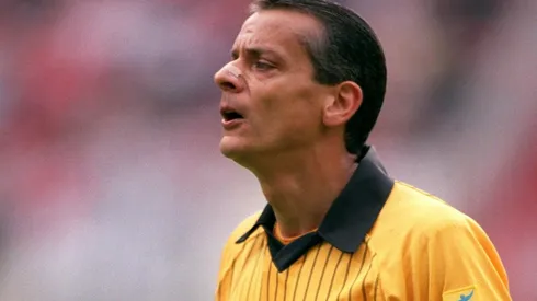 Javier Castrilli en su época de árbitro.