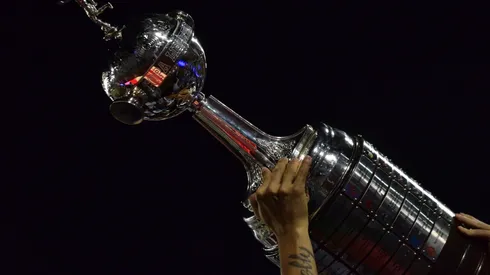 Olé pide otra sede para la final