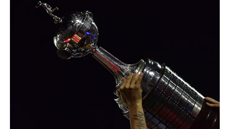 Olé pide otra sede para la final