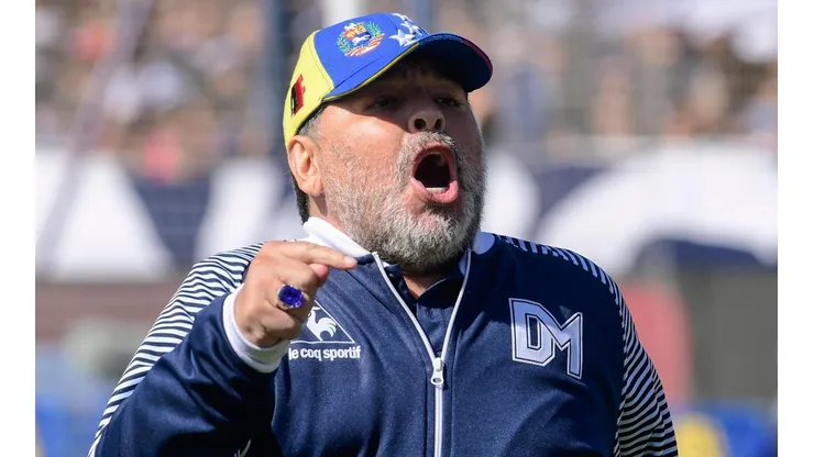 Maradona le responde a su hija