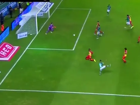 Jean Meneses anota terrible golazo con una zurda fulminante