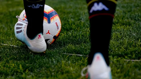 ¿Vuelve a rodar el balón en Chile?