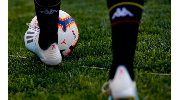 ¿Vuelve a rodar el balón en Chile?
