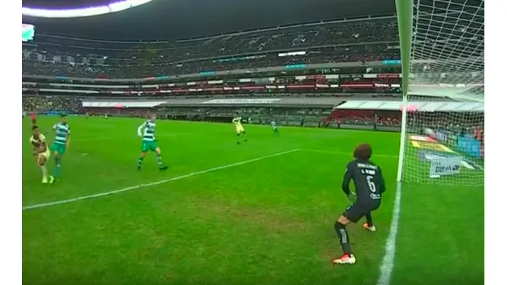 Diego Valdés deja parado a Memo Ochoa con un golazo en triunfo del Santos Laguna ante el América