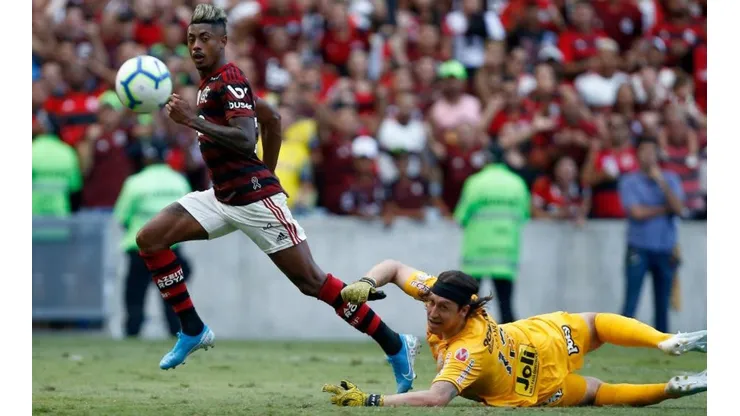 Flamengo se mantiene imparable y aplasta al Corinthians