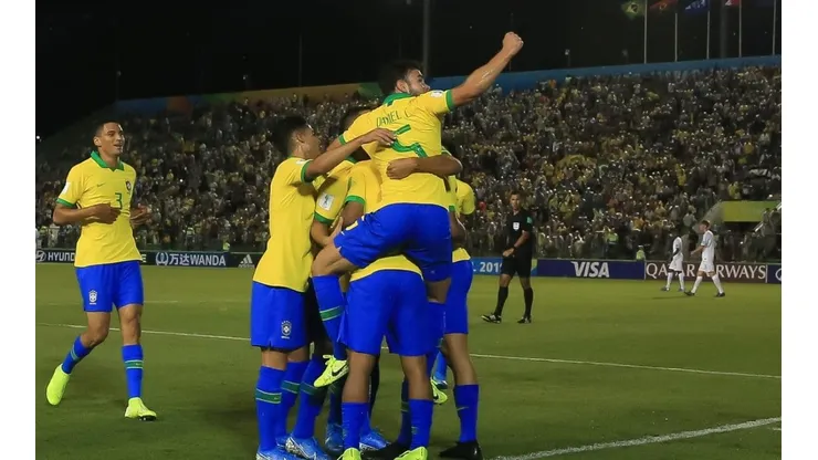 Brasil vence a Angola, ambos posibles rivales de Chile