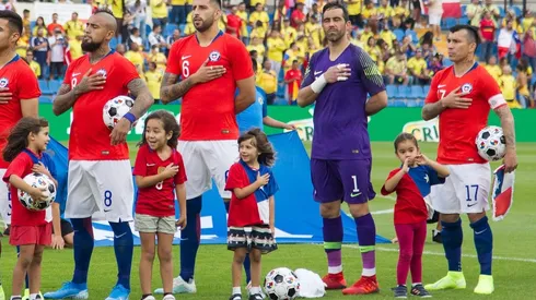Tenor del pueblo y camarín de la Roja: "Hoy al grupo lo lidera Medel. Vidal es un referente, pero nunca ha sido un líder"