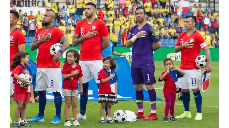 Tenor del pueblo y camarín de la Roja: "Hoy al grupo lo lidera Medel. Vidal es un referente, pero nunca ha sido un líder"
