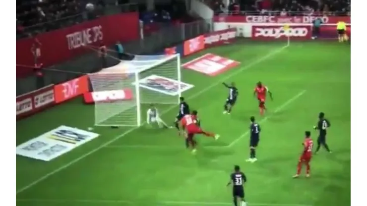 ¡Para qué te traje! Keylor Navas regala un gol y le marcan otro de hoyito