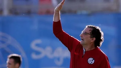 San Lorenzo cae nuevamente y deja a Juan Antonio Pizzi con un pie fuera del club