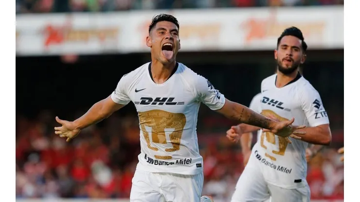 Buena actuación de Felipe Mora en la goleada de Pumas