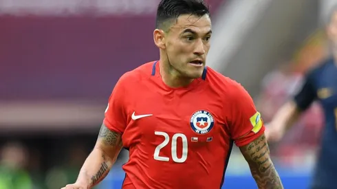 Charles Aránguiz no es partidario de jugar ante Bolivia