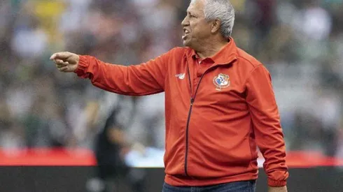 Le prestan ropa al Tolo Gallego y sigue al mando de la selección de Panamá