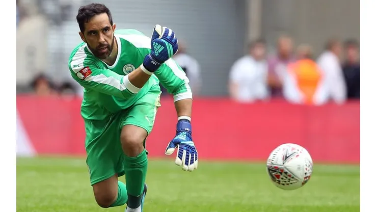 Claudio Bravo asoma como titular en el Manchester City para enfrentar al Southampton