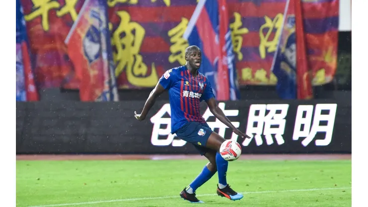 Touré actualmente milita en la liga de China.