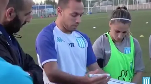 Díaz imparte una charla para las mujeres de Racing