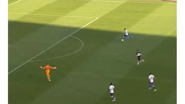 Fue gol, pero al otro lado.