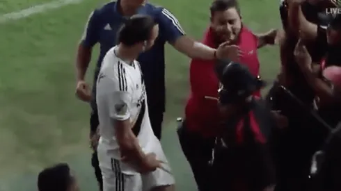 A Zlatan se le salió la cadena