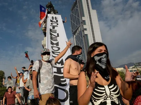 Las consignas de la crisis social en Chile en pancartas