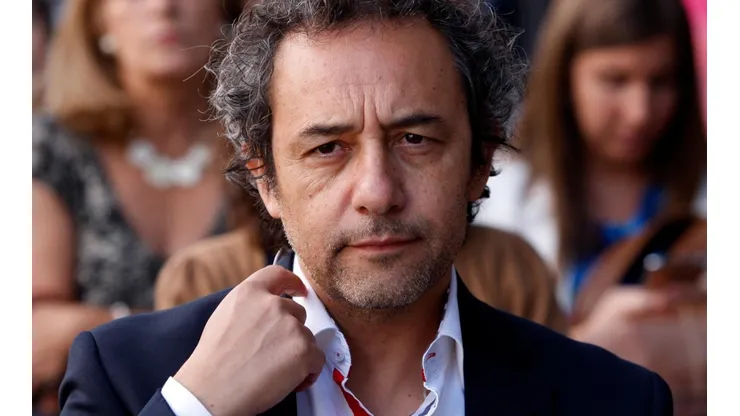 Daniel Muñoz fue a protestar con cuecas a La Moneda