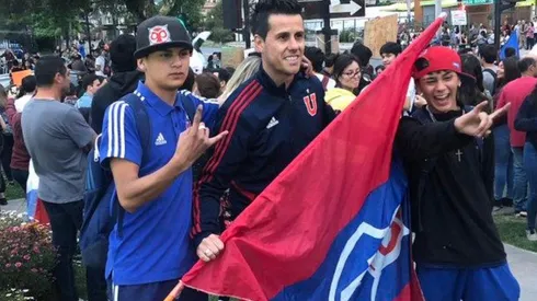 Diego Rivarola sale a la calle y marcha junto a sus vecinos