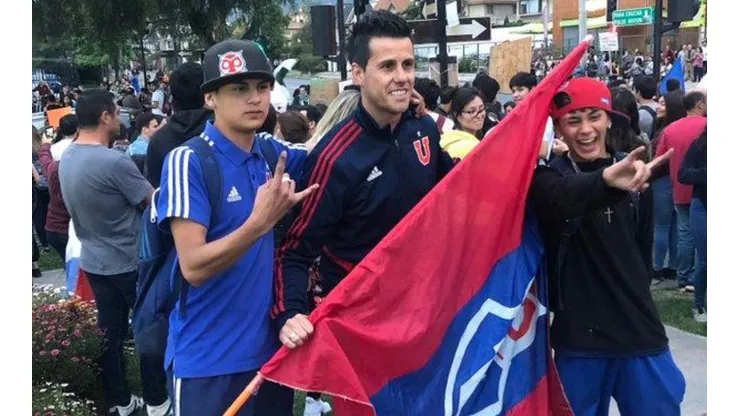 Diego Rivarola sale a la calle y marcha junto a sus vecinos