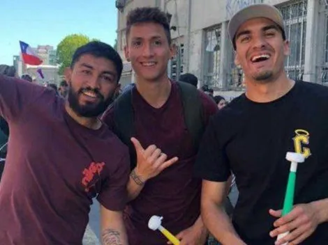 Jugadores de la U de Conce se cuadran y salen a marchar junto a chilenos