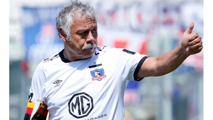 Carlos Caszely le da con todo a Piñera: "Le faltó solamente ponerse una nariz de payaso"