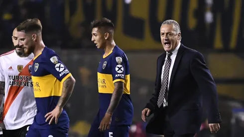 Alfaro salió sumamente frustrado del partido ante River Plate.