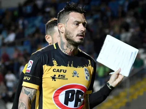 Mauricio Pinilla trata de "ineptos" a los parlamentarios