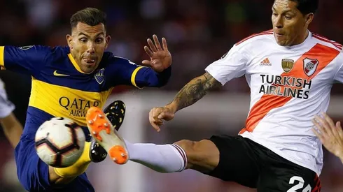 Boca Juniors y River Plate se enfrentan desde las 21:30 horas en La Bombonera