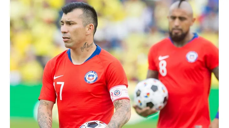Gary Medel le para el carro a Piñera: "Para una guerra se necesitan dos bandos y acá somos un solo pueblo"