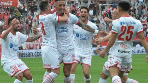 Lucas Barrios liquida al San Lorenzo de Juan Antonio Pizzi en Argentina