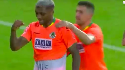 Junior Fernandes anota con especial dedicatoria a los chilenos