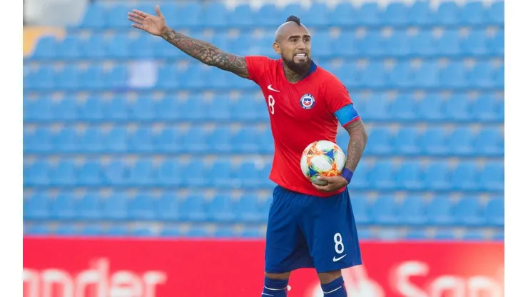 Arturo Vidal y su guiño a las protestas.